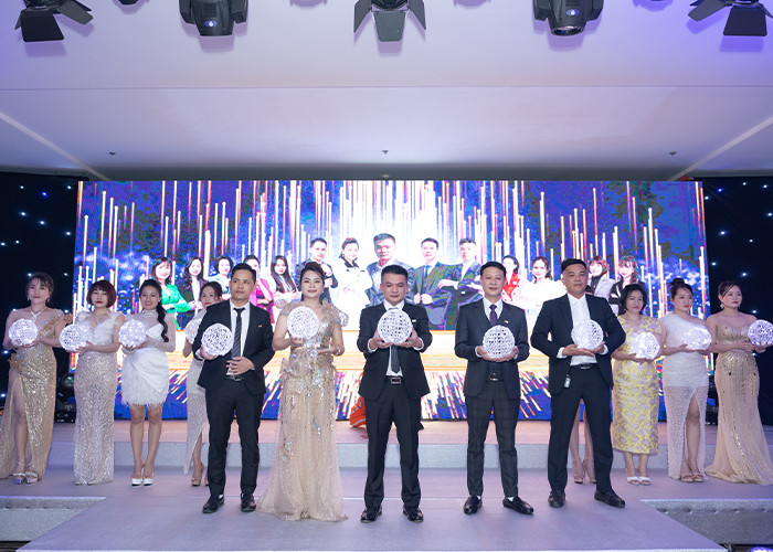 but pha tien phong 4 but pha tien phong 4
